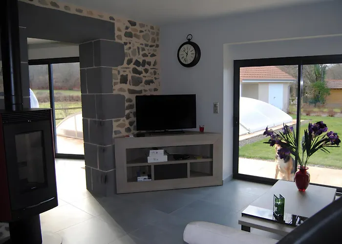 Des Taravelles Holiday home Manzat